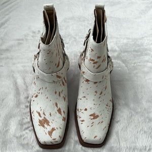 Brand New Cowboy Boots!!! Very exclusive print, comfortable fit